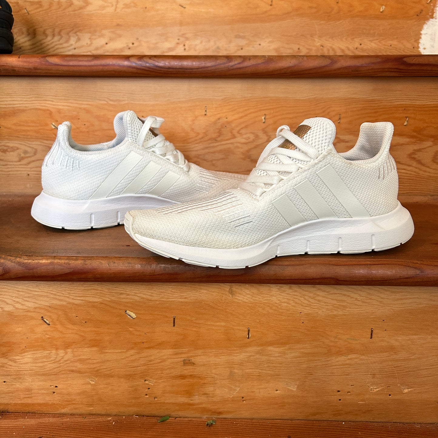 Adidas Swift Run White Knit Running Shoes Sneakers Men’s US 9 EG9492 Athletic