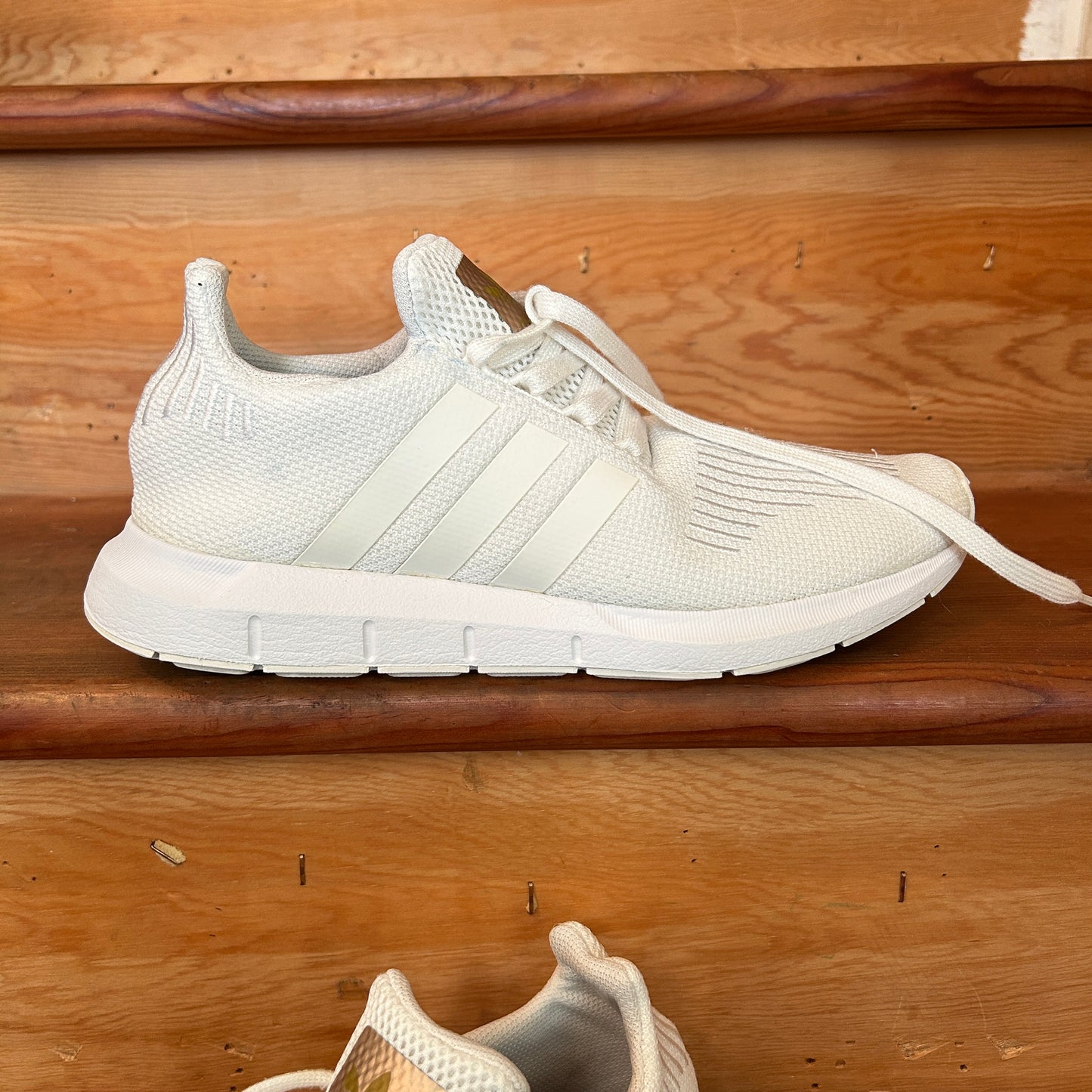Adidas Swift Run White Knit Running Shoes Sneakers Men’s US 9 EG9492 Athletic