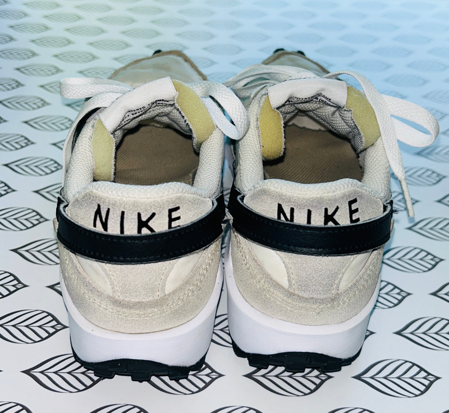 Nike Waffle Debut Sanddrift Womens Size 7 Athletic Running Shoe Sneakers