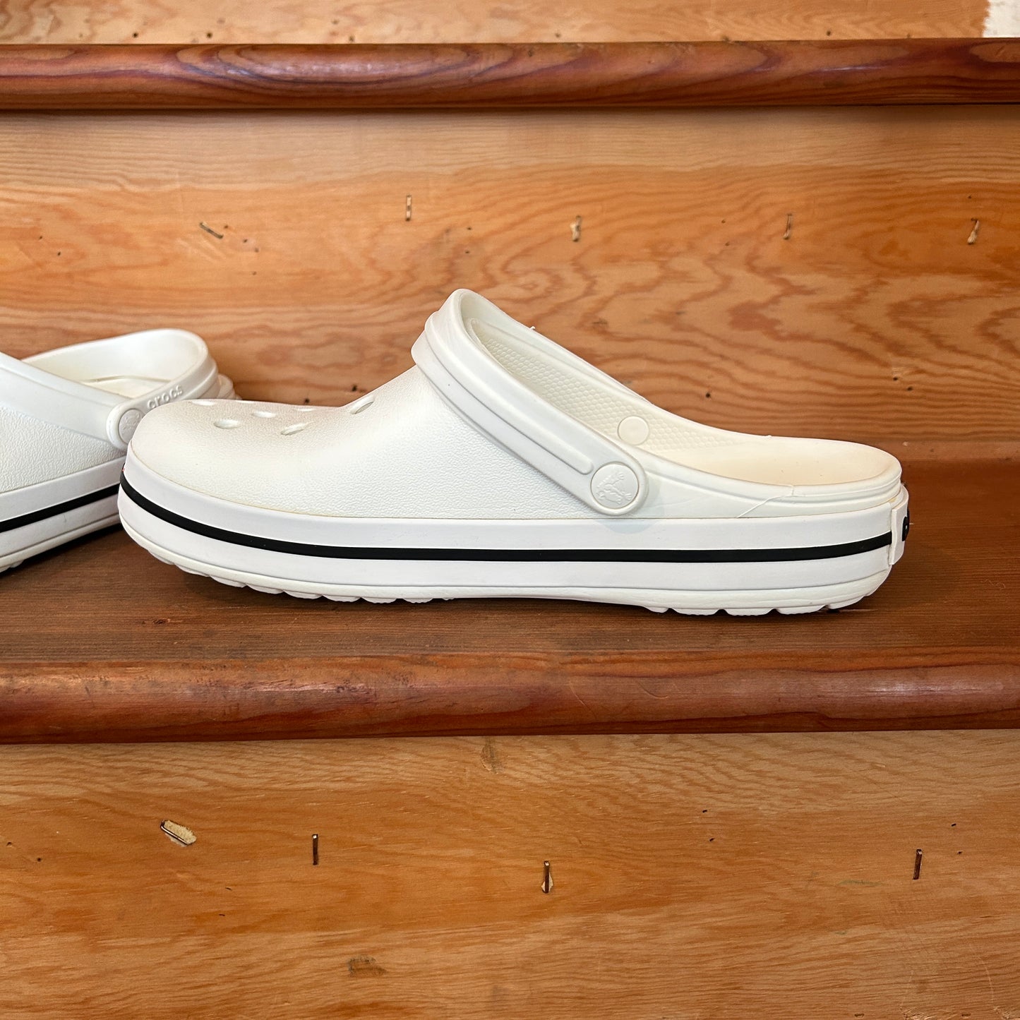 Crocs Classic Clog White Black Stripe Unisex Comfort Shoes Size M7 W9 Preowned