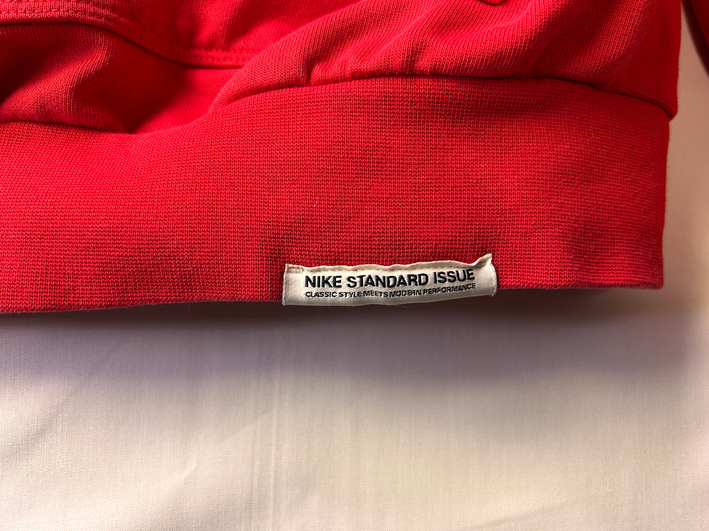 Nike Men’s Dri-Fit Standard Issued Pullover Hoodie Red Size S
