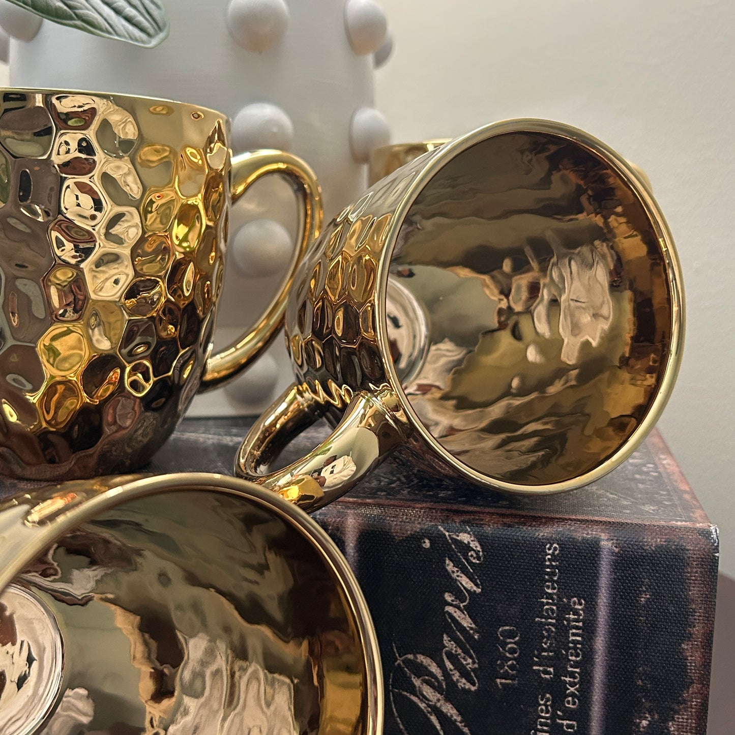 Gold Hammered Coffee Mug Set of 4 Baroque Collection Metallic Glam Kitchen Mugs