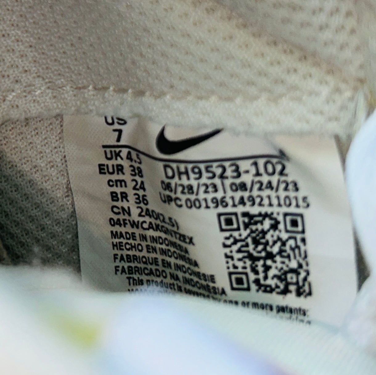 Nike Waffle Debut Sanddrift Womens Size 7 Athletic Running Shoe Sneakers