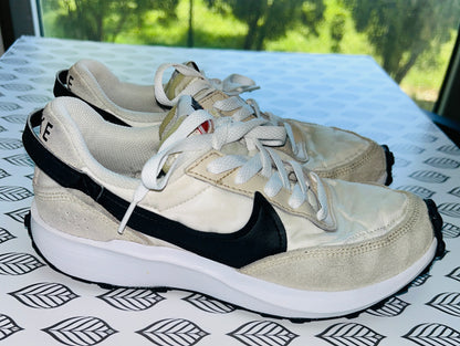 Nike Waffle Debut Sanddrift Womens Size 7 Athletic Running Shoe Sneakers