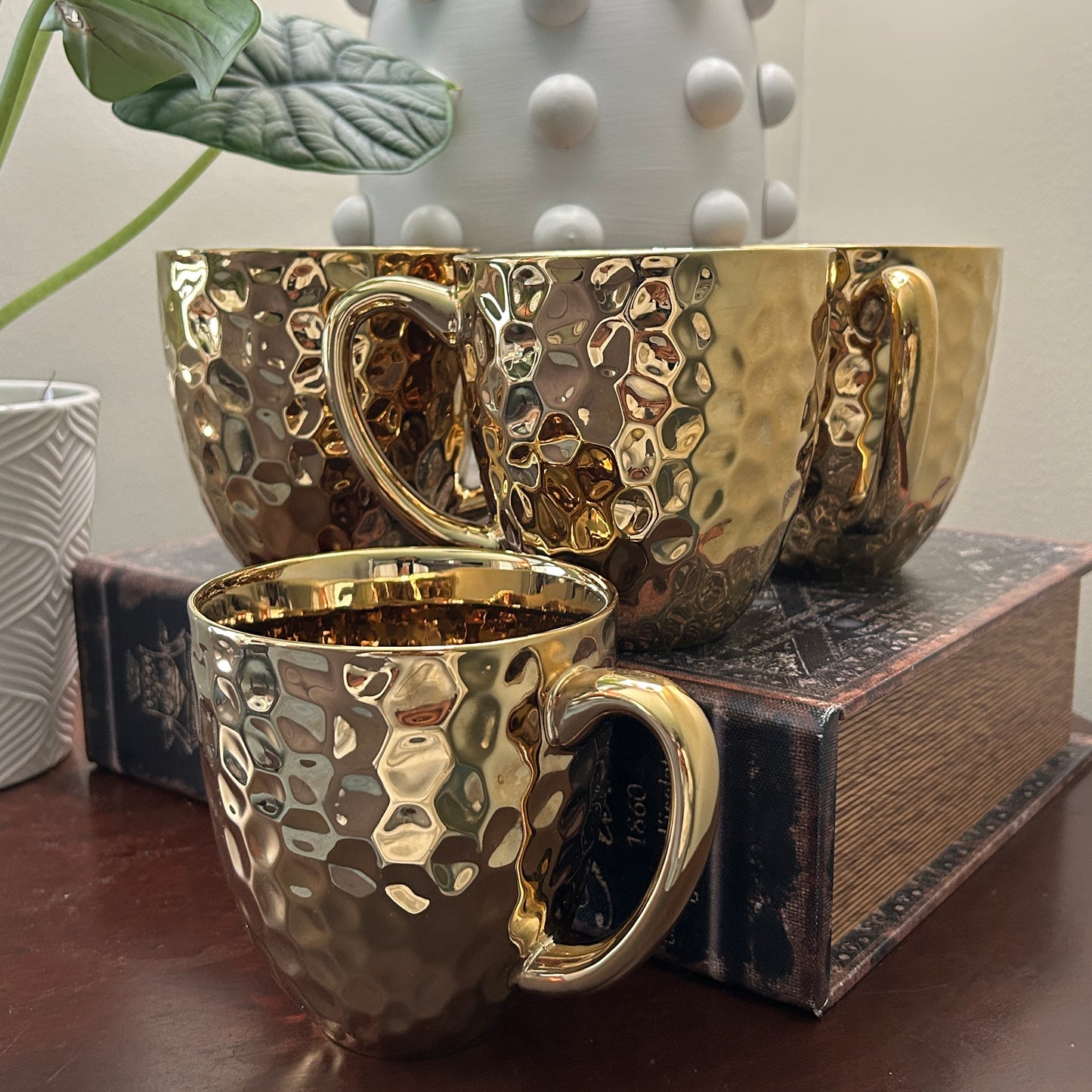 Gold Hammered Coffee Mug Set of 4 Baroque Collection Metallic Glam Kitchen Mugs