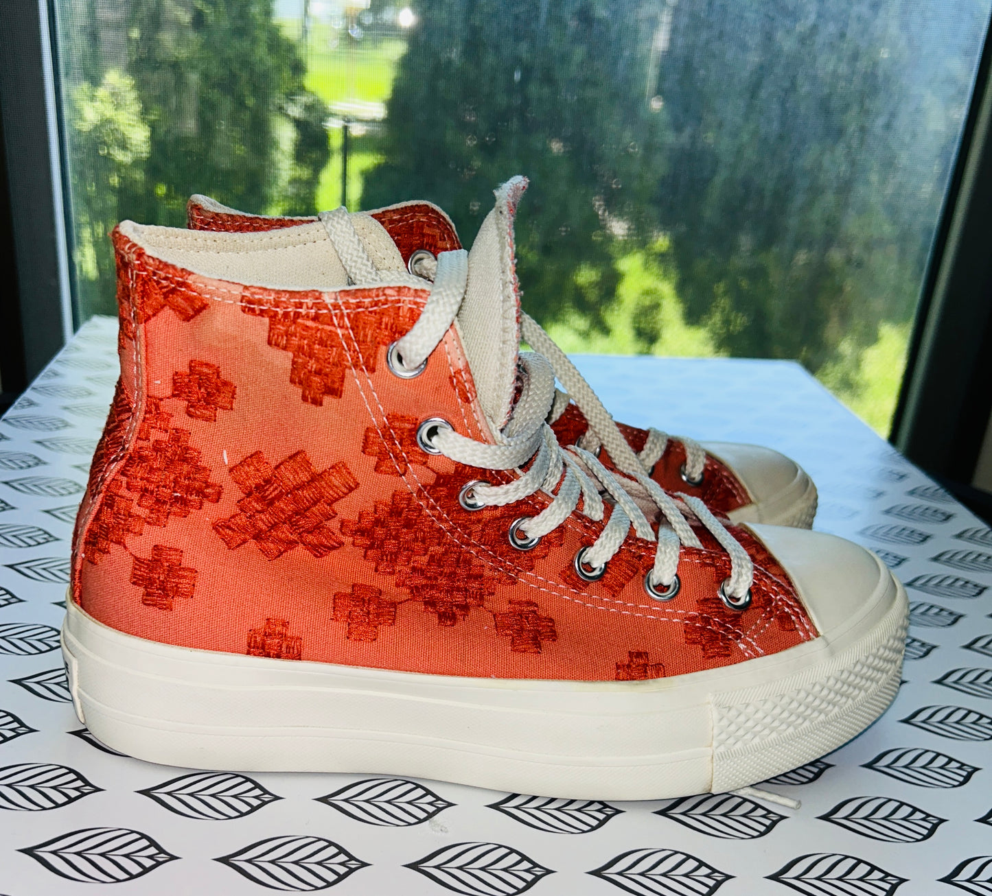Converse Chuck Taylor All Star Lift High Bright Madder - Size 8