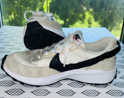 Nike Waffle Debut Sanddrift Womens Size 7 Athletic Running Shoe Sneakers