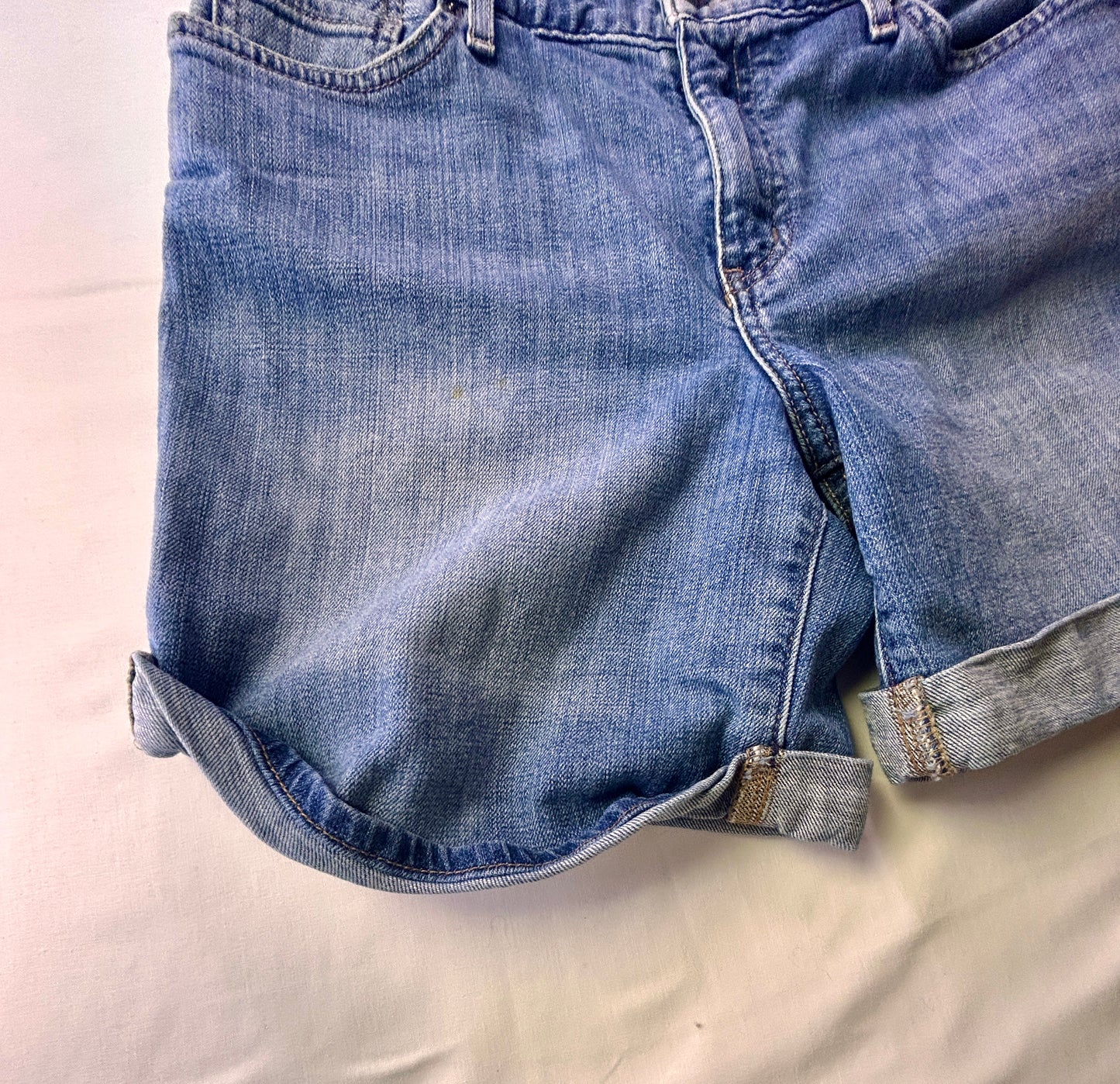 Eddie Bauer Size 4 Blue Denim Boyfriend Cuffed Relaxed Fit Shorts