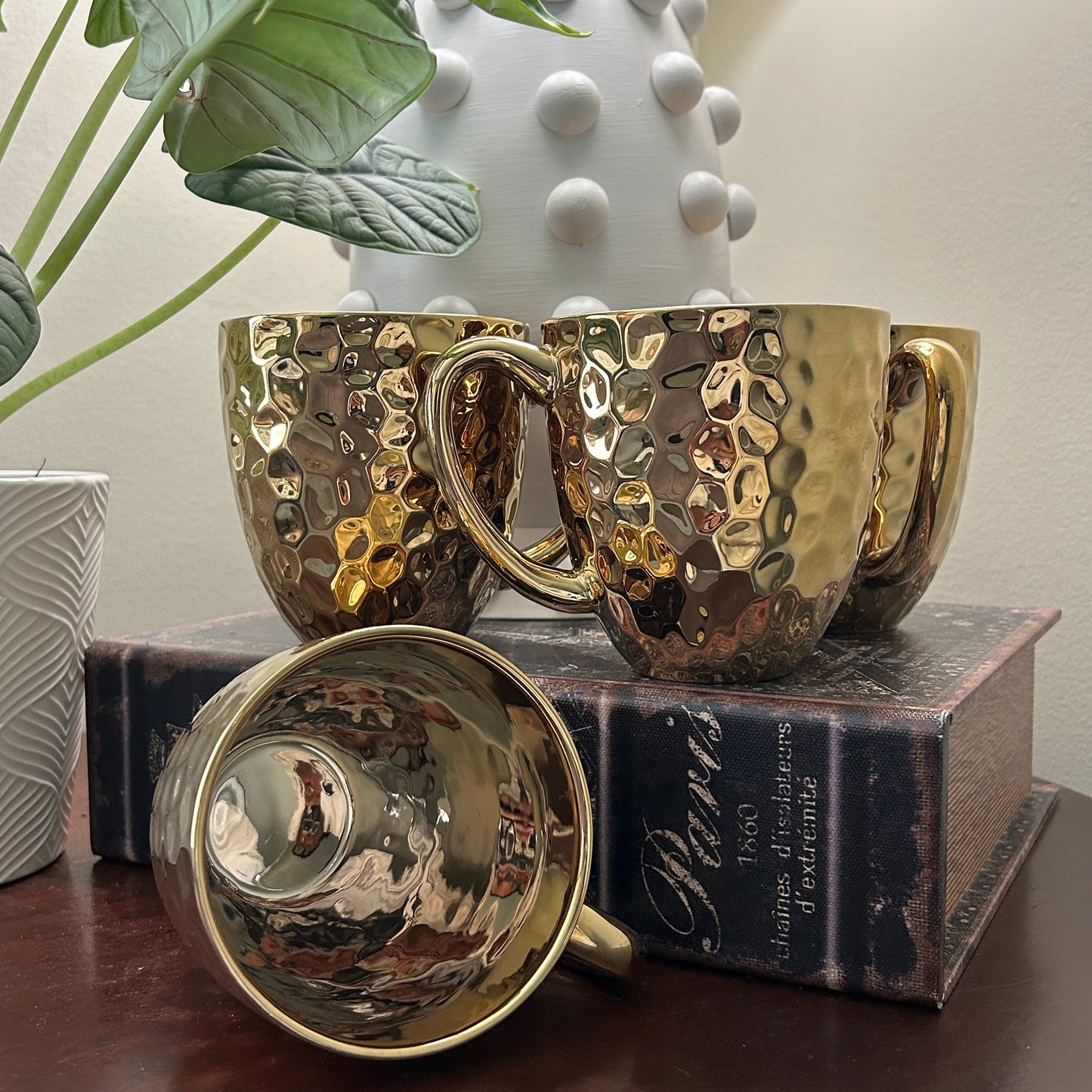 Gold Hammered Coffee Mug Set of 4 Baroque Collection Metallic Glam Kitchen Mugs