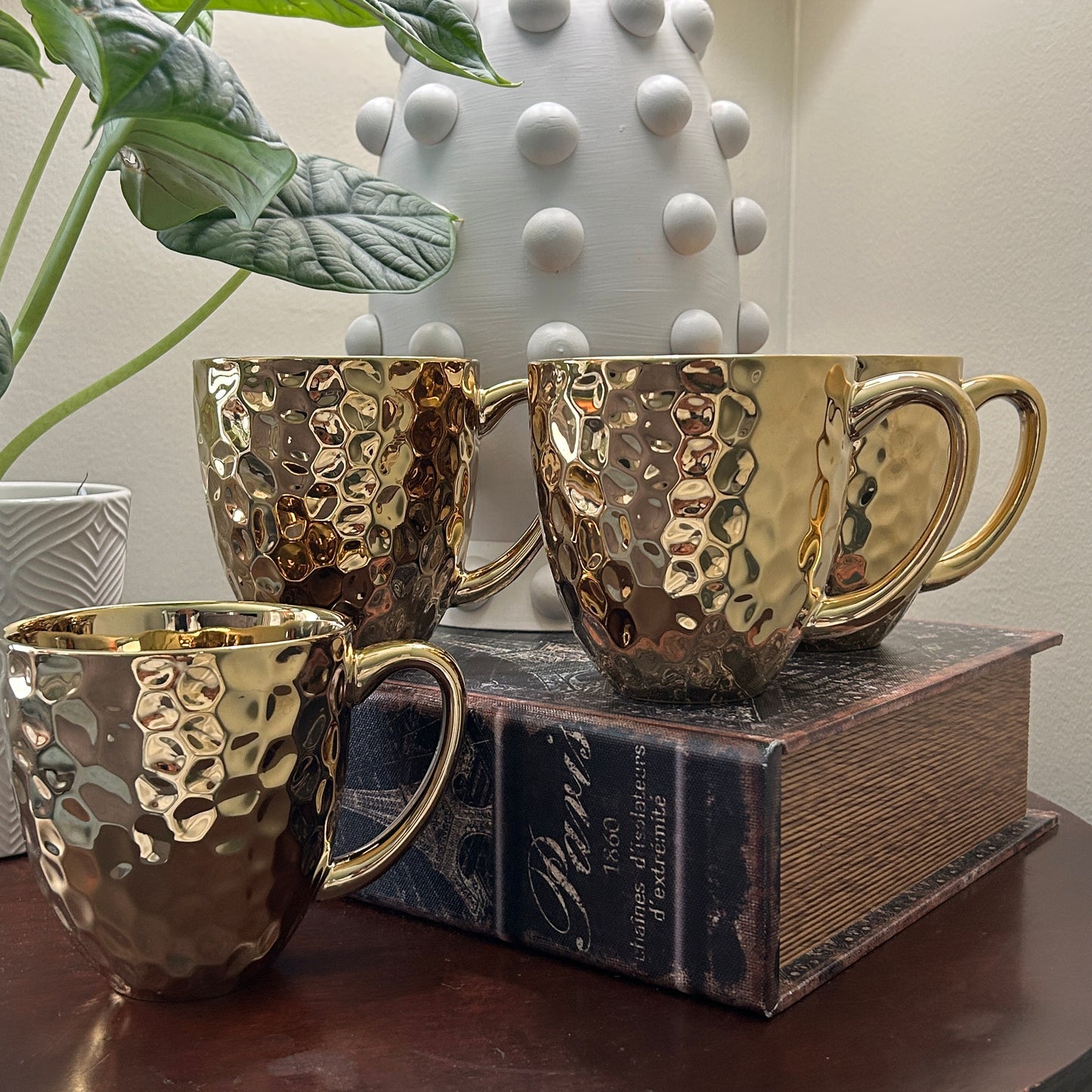 Gold Hammered Coffee Mug Set of 4 Baroque Collection Metallic Glam Kitchen Mugs