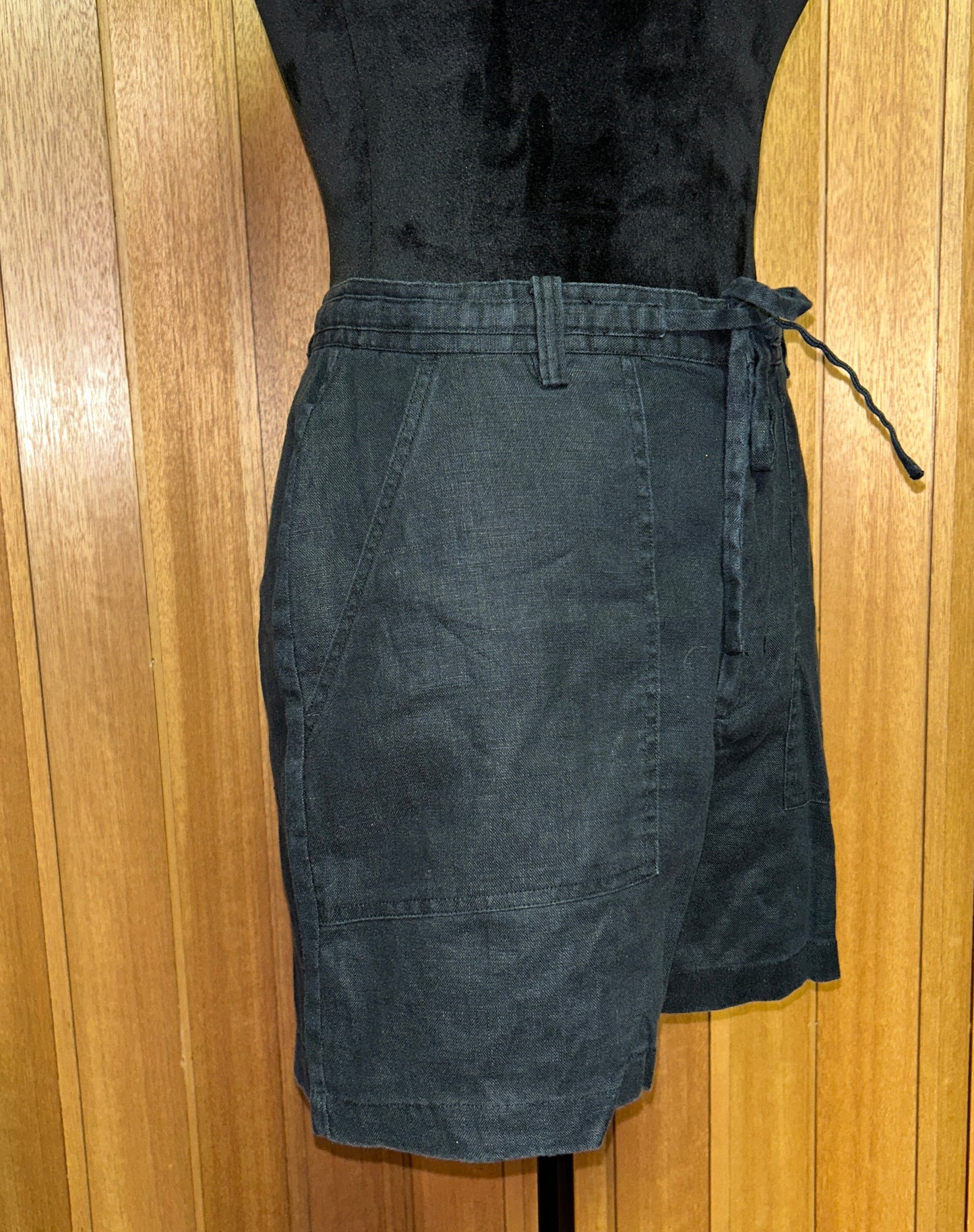 Eddie Bauer 100% Linen Shorts Women's Size 10 Black Drawstring Casual