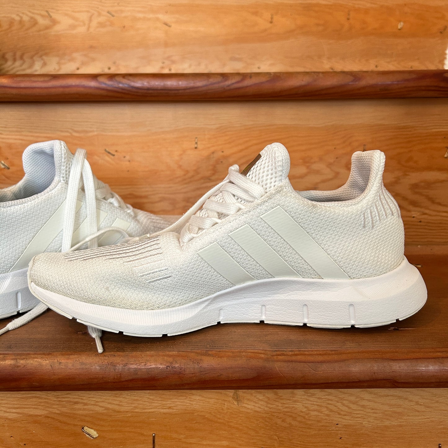 Adidas Swift Run White Knit Running Shoes Sneakers Men’s US 9 EG9492 Athletic